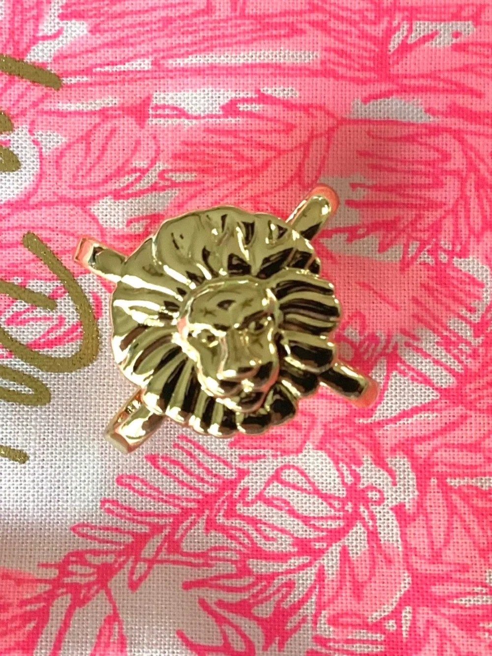 Lilly Pulitzer Lion Scarf Slider Ring.  Gold Tone Metal.  NWT